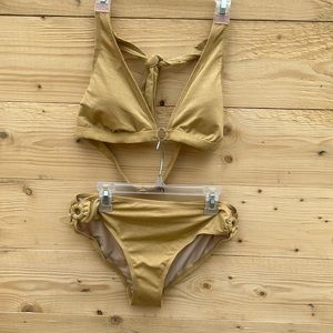 Daisy Fuentes moda gold medium 2 piece bikini.